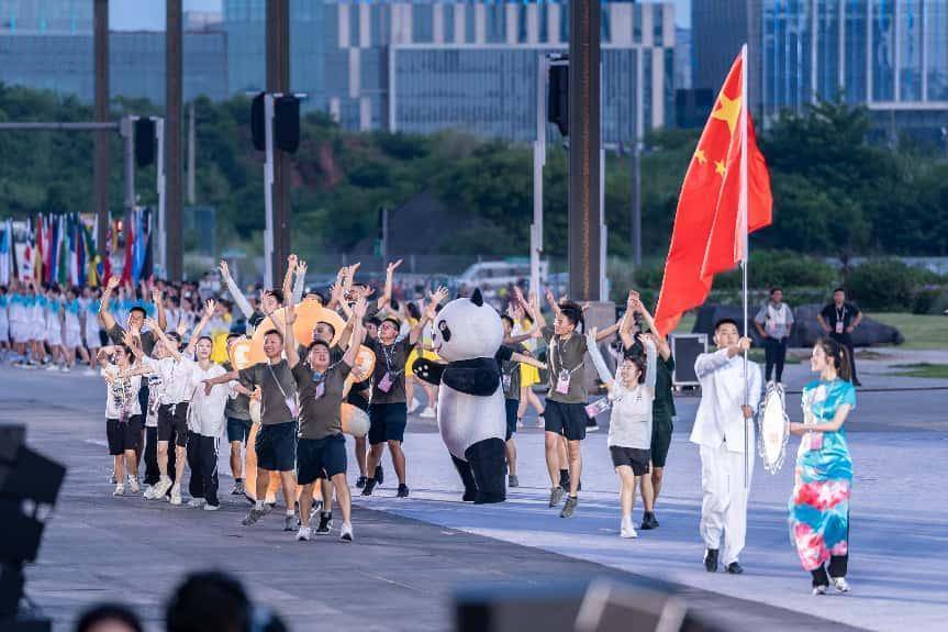 眼泪与欢笑, 刚开始穿这, 们最宝贵的 眼泪与欢笑, 刚开始穿这, 们最宝贵的