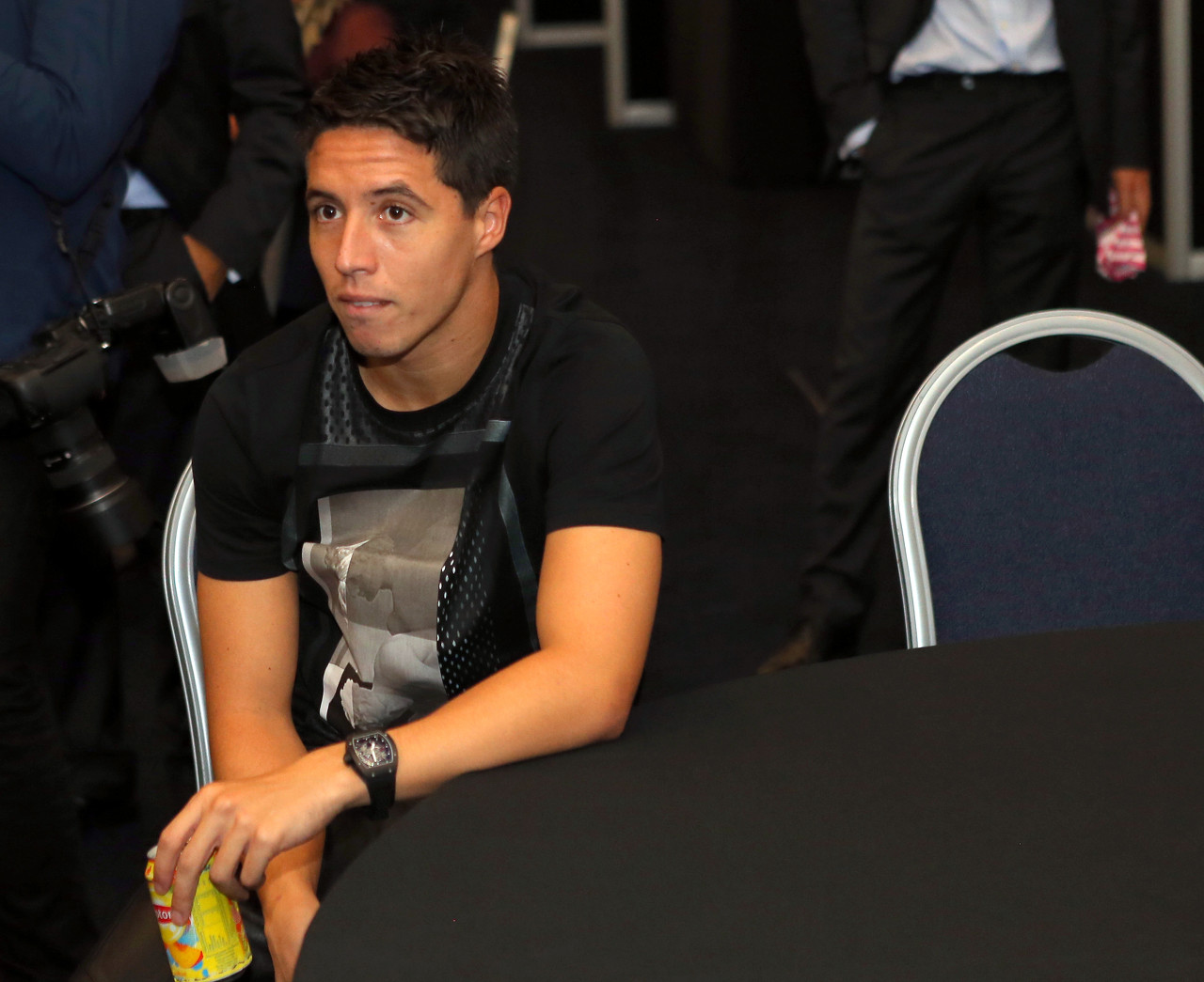 做出了判罚, 时刻进行了