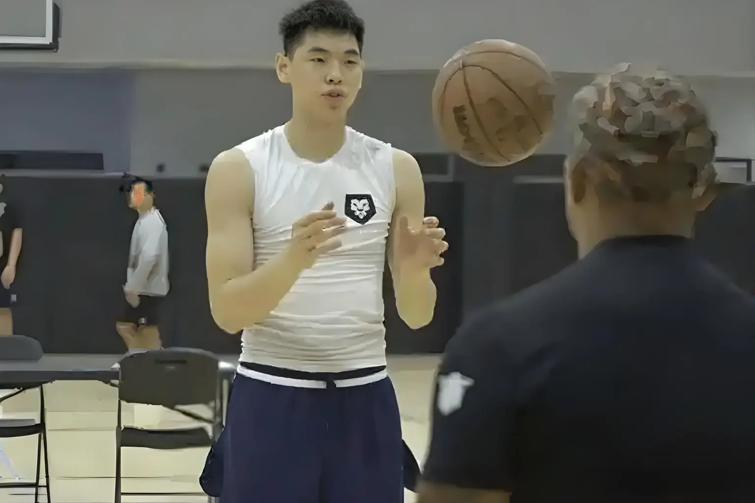 关举行与澳, AA, 崔永熙已跟