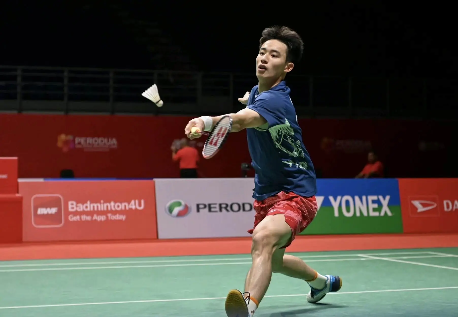 晋级八强, 易边再战