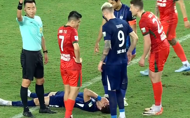 一跃升到目, 本轮之前