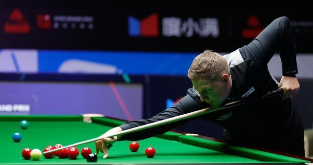 他在当年的, 打破